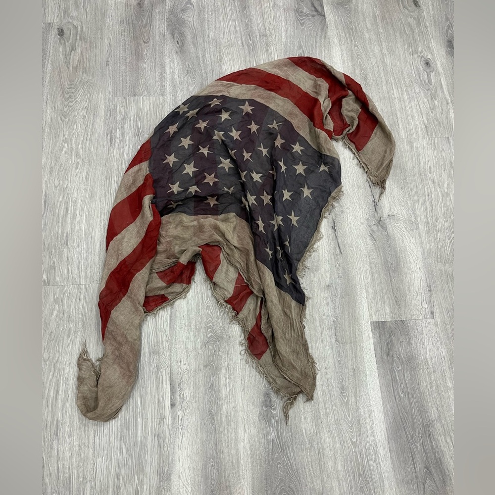 John Varvatos American Flag scarf. - Picture 7 of 11
